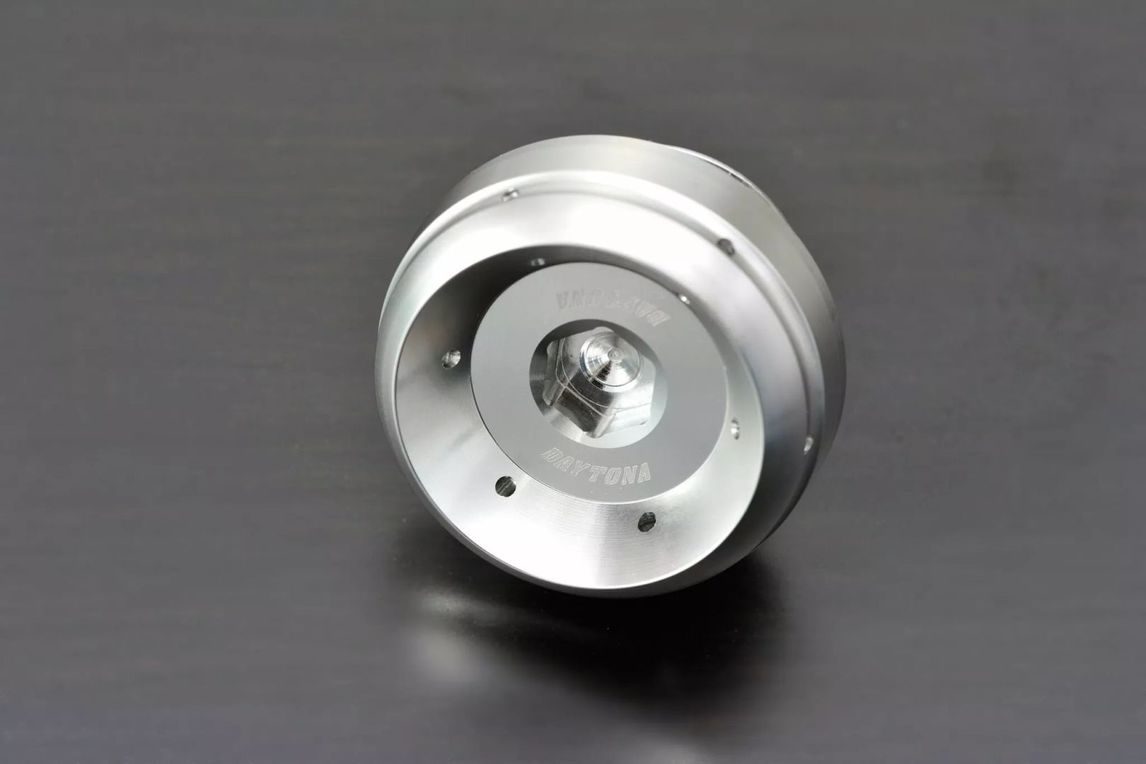 Daytona 98409 Bullet Olajbetöltő sapka Motorblokk alkatrész 1