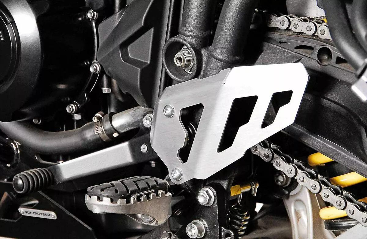 Sw-motech SCT.11.953.10100/S fékhengervédő Hardware & Accessories 1