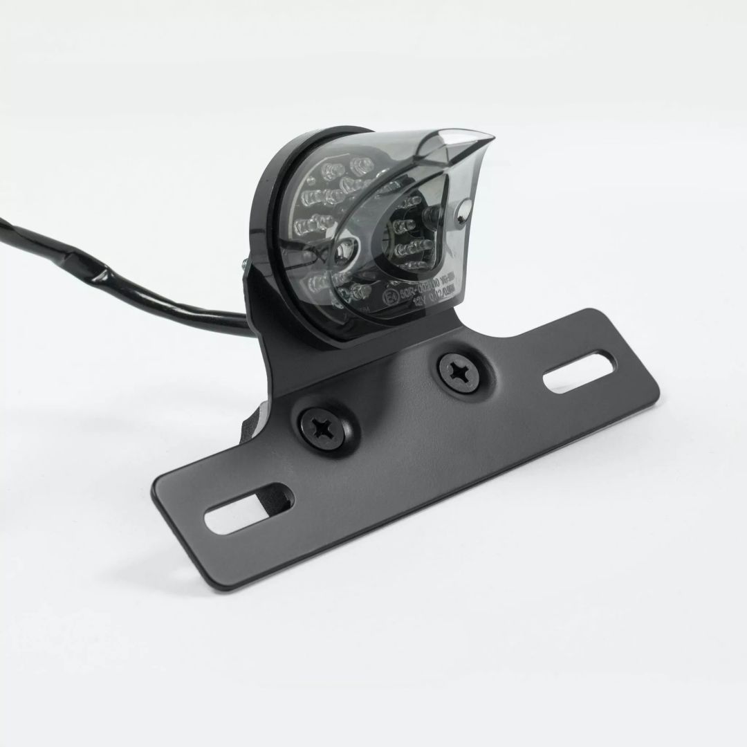 Parts europe 012141231A Univerzális hátsó lámpák Fényszóró, helyzetjelző 1