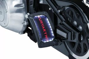 Kuryakyn KUR3191 Nova ívelt rendszámtartó Rendszámtartók 1