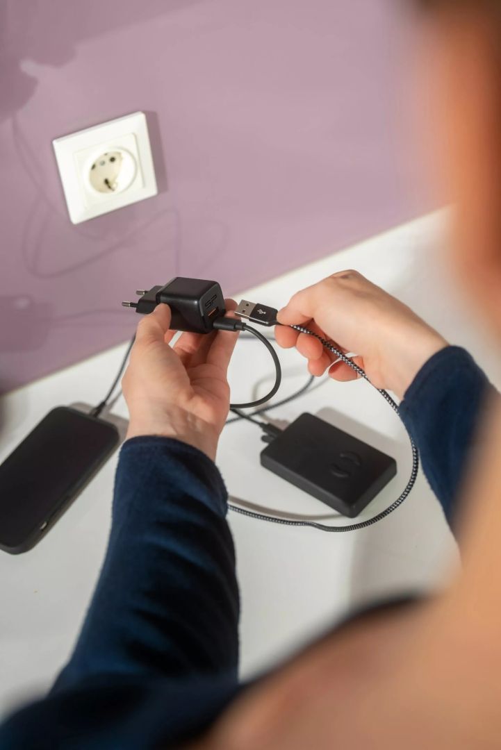 Sp connect 52837 fali töltő 30W Akkumulátor töltő 1