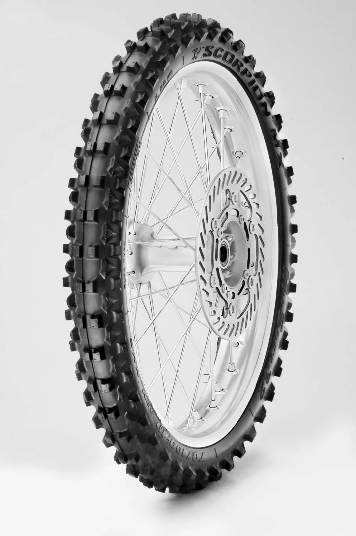 Pirelli 4431600 Scorpion MX32 Mid Soft Gumiabroncs Motorkerékpár gumiabroncs 0