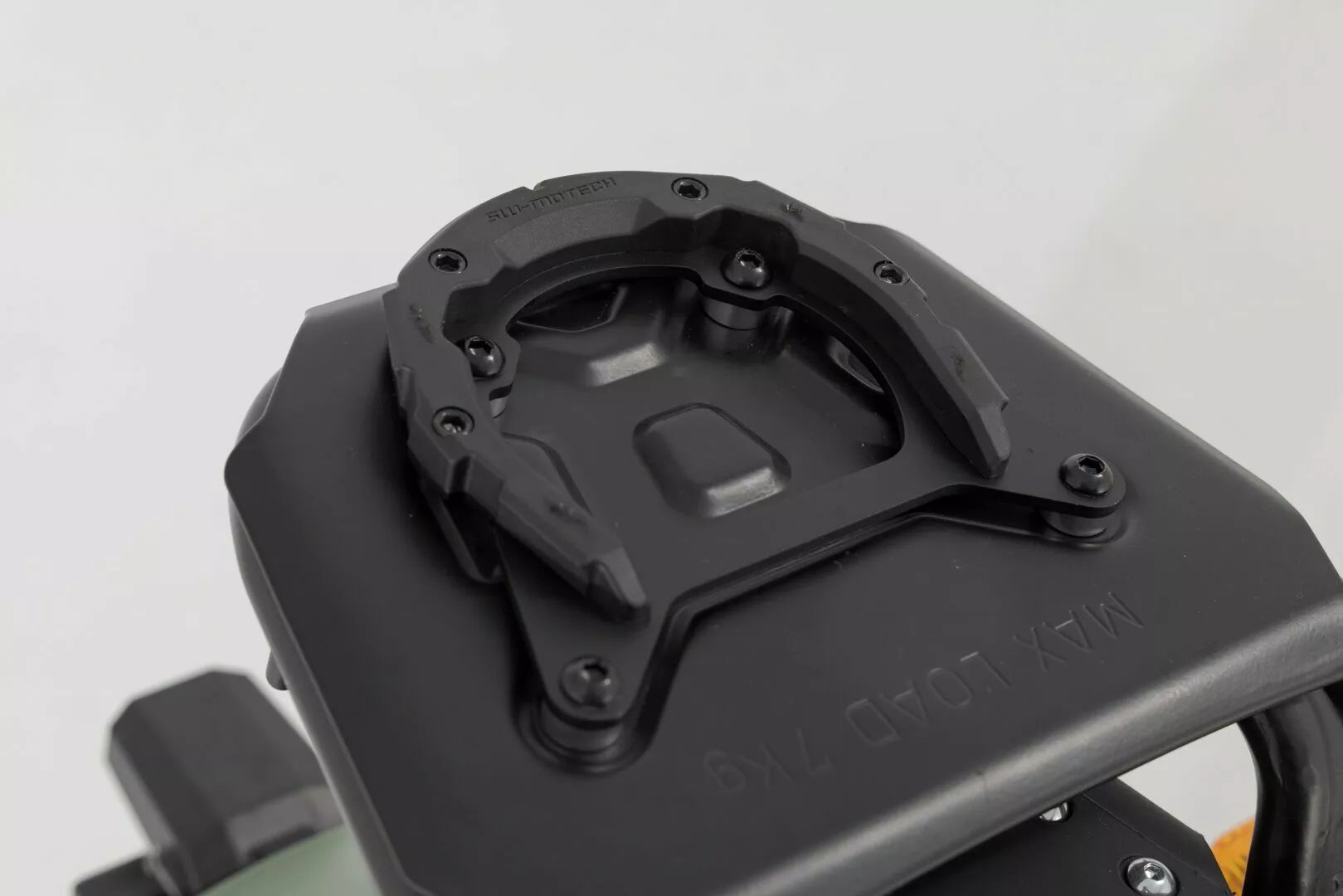 Sw-motech TRT.41.787.10000/B Pro Pro Tank Ring az eredeti állványhoz, Royal Enfield Himalayan Tanktáska 1