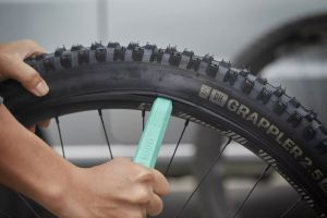 E*thirteen TR1Una-128 gumiabroncskar & amp; Dugójavító készlet 1