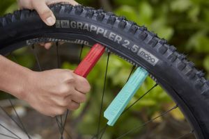 E*thirteen TR1Una-128 gumiabroncskar & amp; Dugójavító készlet 3